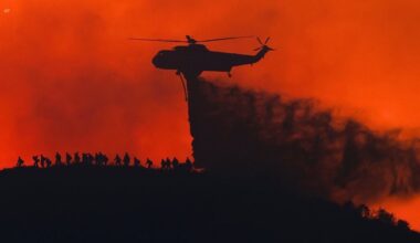 LIVE UPDATES: Firefighters battle multiple wildfires across Southern California