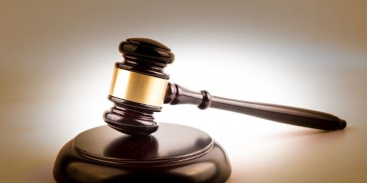 Oakland man pleads guilty to possessing stolen guns