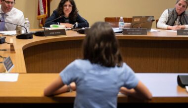 Some parents don't want their kids to use tech at school. But districts are pushing back | National