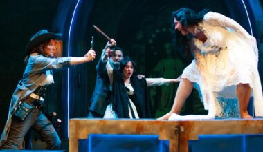 San Francisco Playhouse’s ‘Dracula: A Feminist Revenge Fantasy, Really’ is a bloody mess | Theater