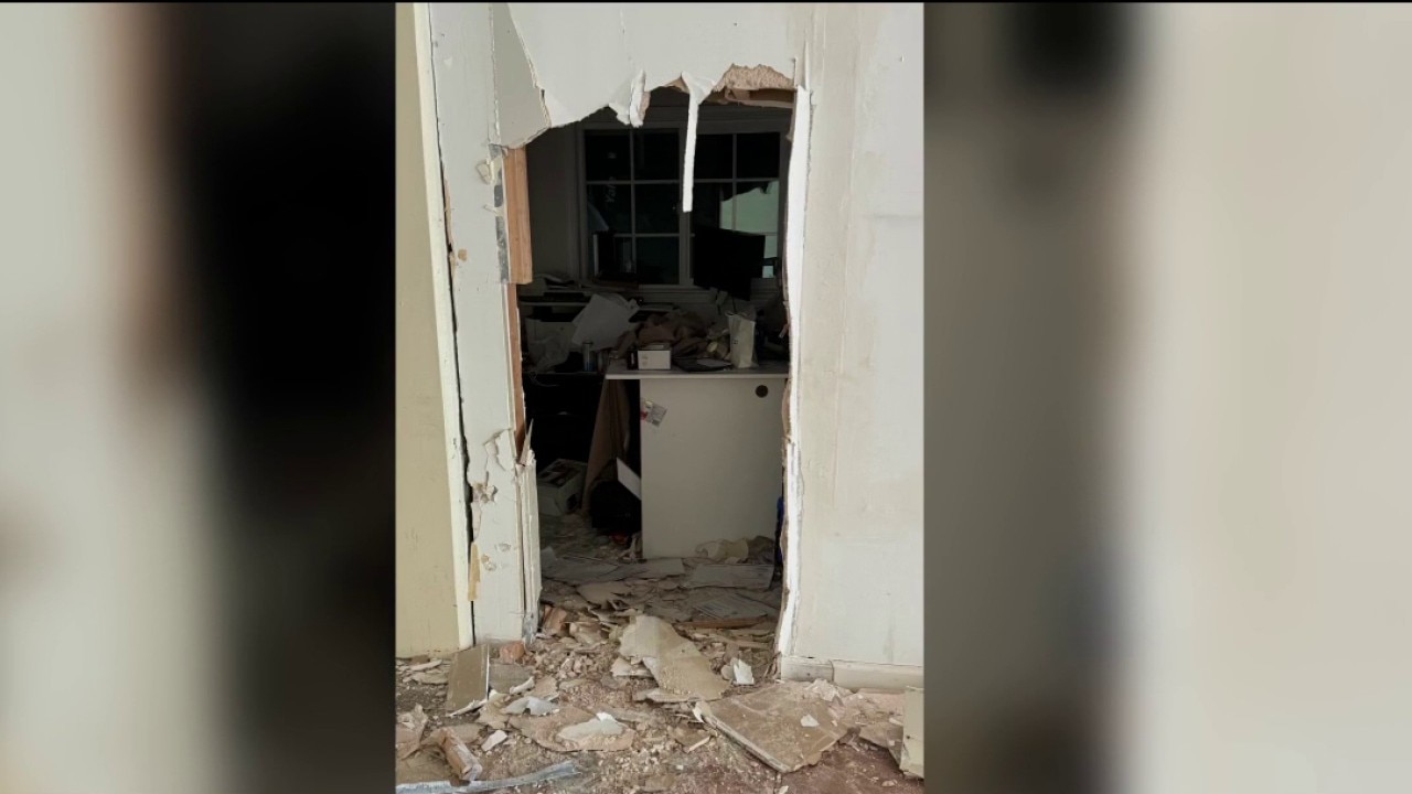 Burglars drag safe out of San Jose business 
