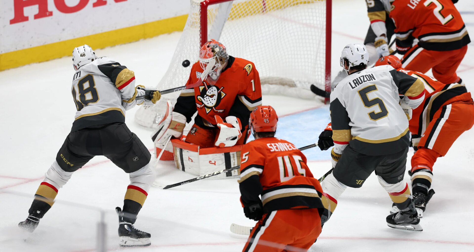 Ducks at Golden Knights Game 1 odds, picks and predictions