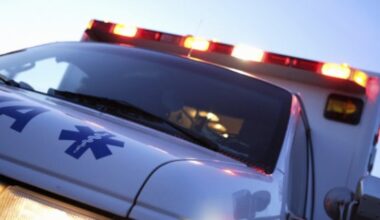 Folsom crash injures 3, sparks nearby vegetation fire