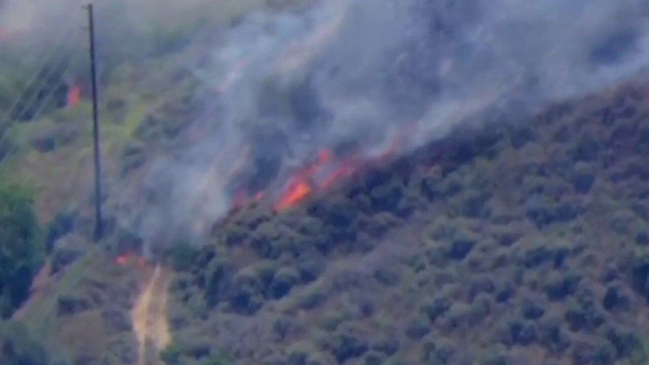 Sandy Fire prompts evacuation orders in Southern California