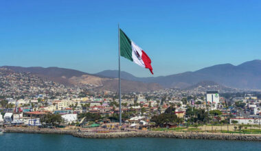 California fugitive charged with murder found in Mexico with his 2 children