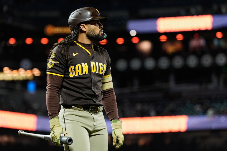 Fernando Tatis struggles