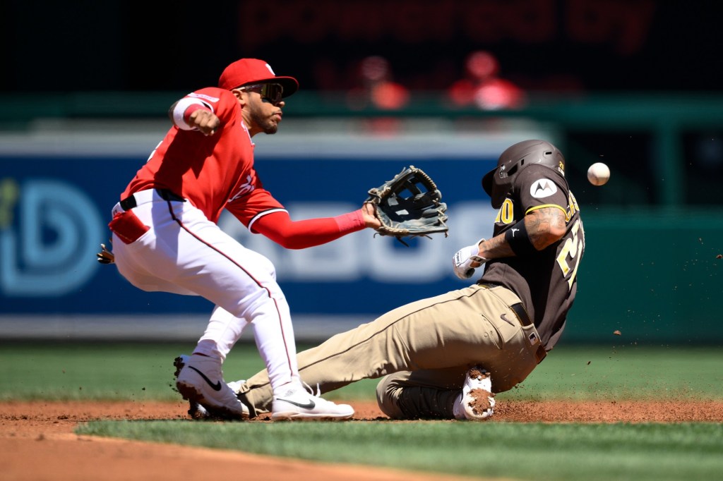 Padres wrap mediocre May with series loss to Nationals