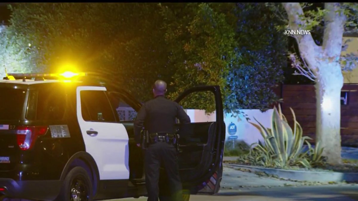 Alarm system scares off would-be burglars during Beverly Grove break in – NBC Los Angeles