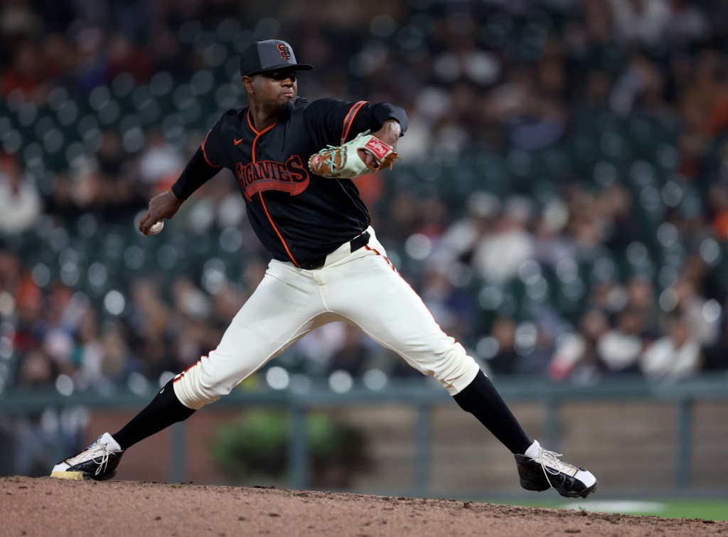 SF Giants call up Gregory Santos, option Blade Tidwell to Sacramento