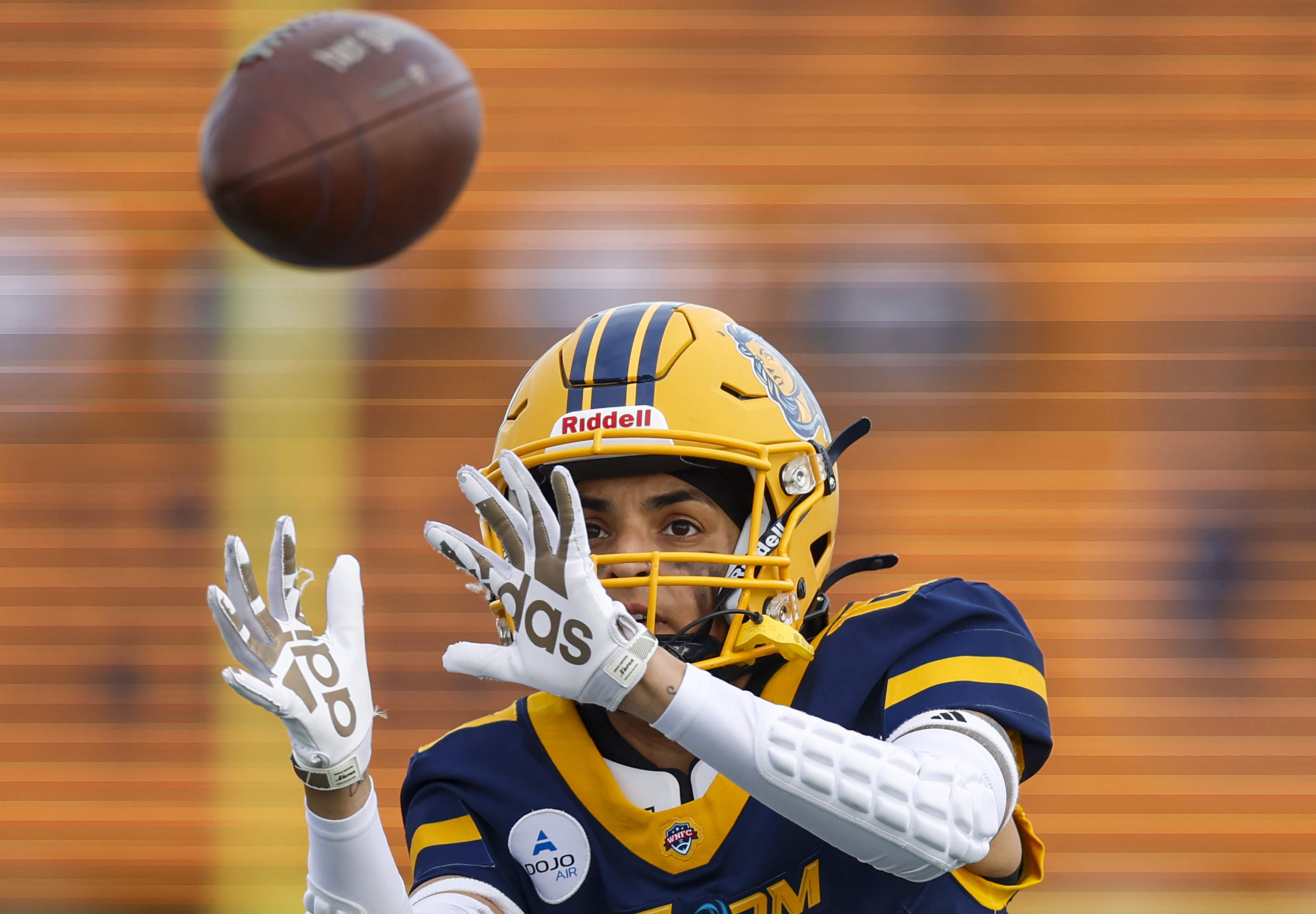 Golden State Stormâs Lex Contreras (17) catches the ball during...