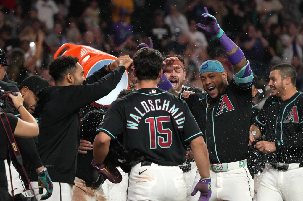 SF Giants pair of big double plays to squeak out win vs. Diamondbacks