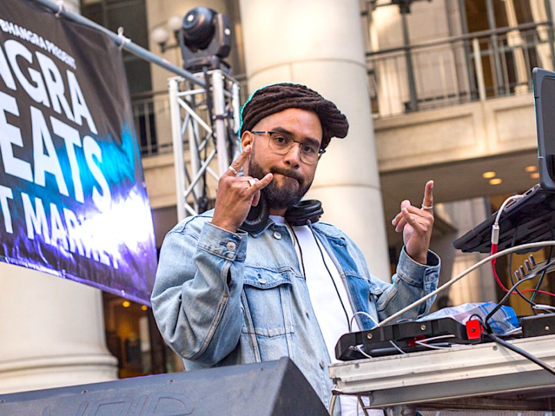 Street Photo Spotlight: 3 SF Festivals On One Night Create A Loop of Their Own