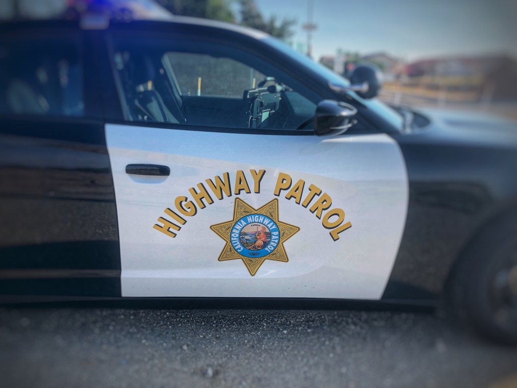 One dead in crash involving big rig on I-880