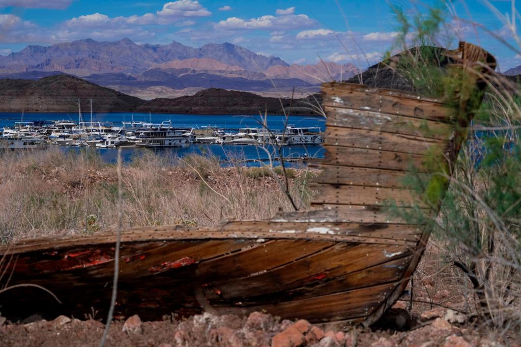 Arizona, California, Nevada agree to short-term water cuts.