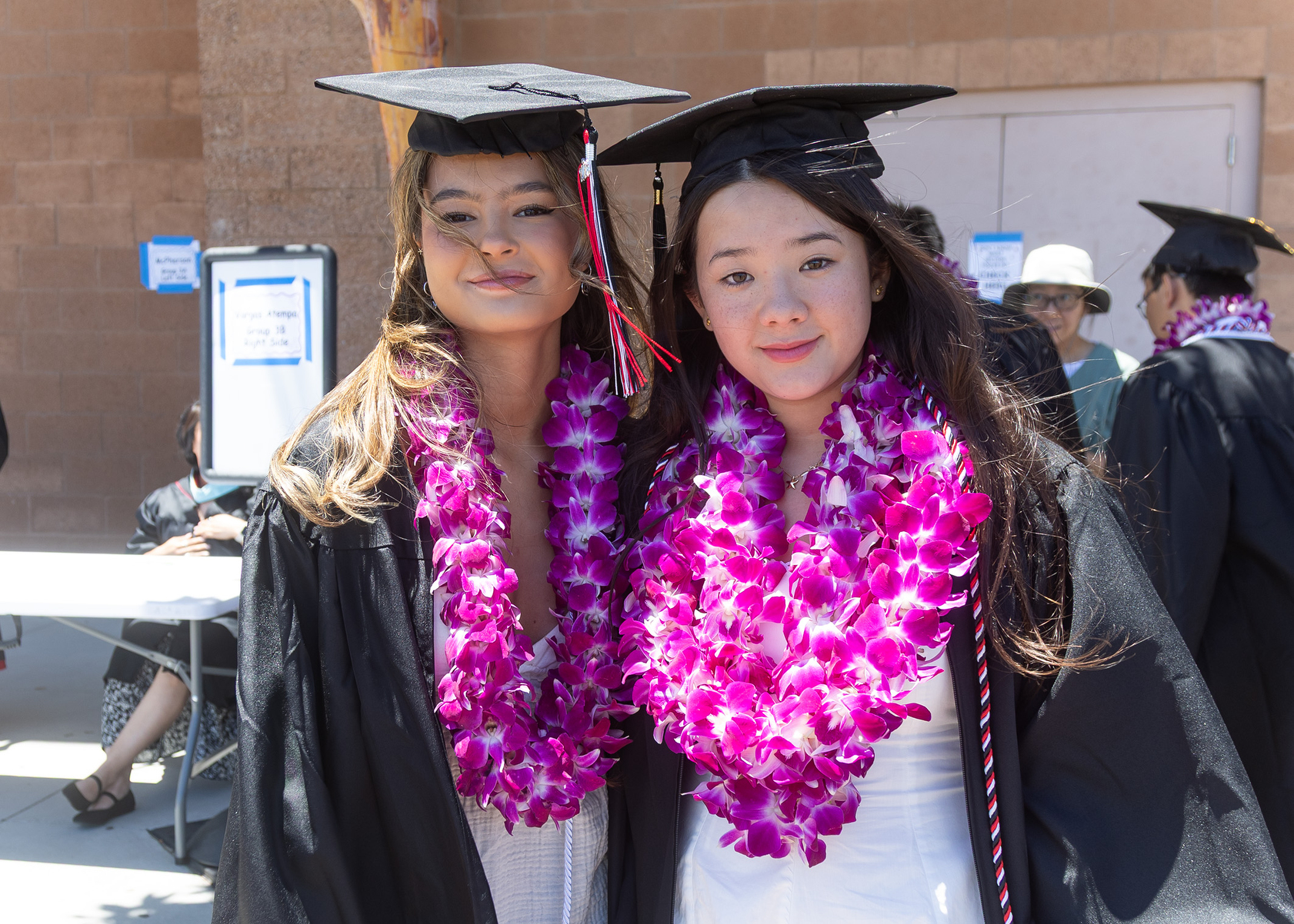 Sofia Valadao, Ariana Atzet (Jon Clark)