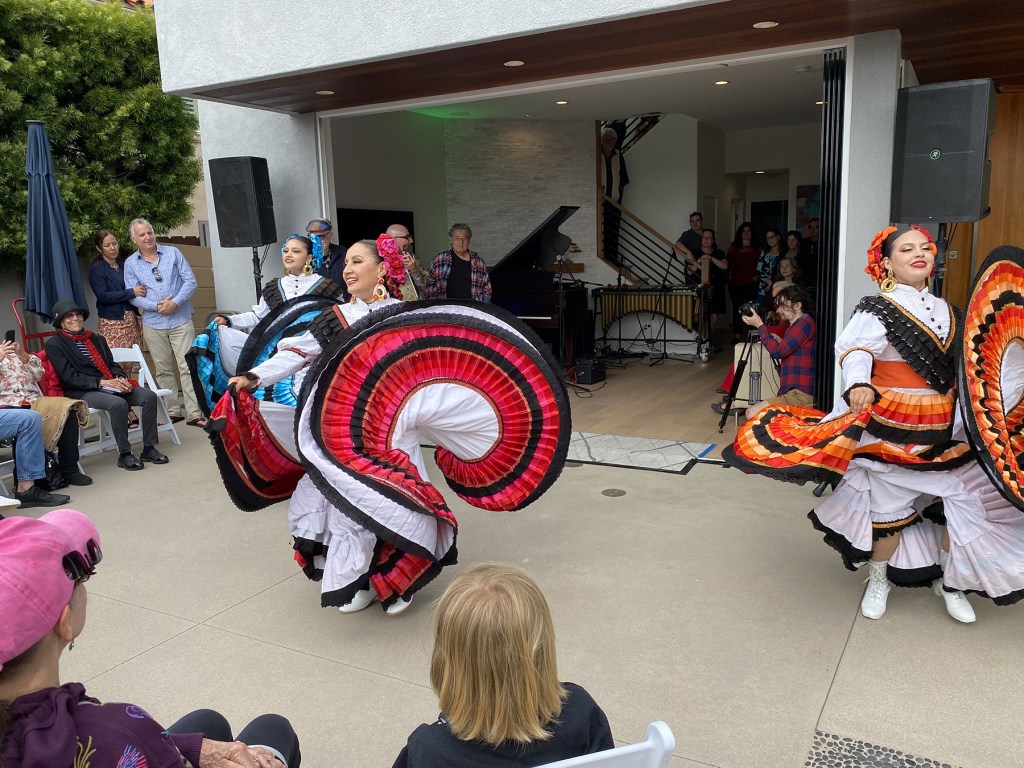 Folklorico dancers join classical musicians at Cardiff Salon – San Diego Union-Tribune