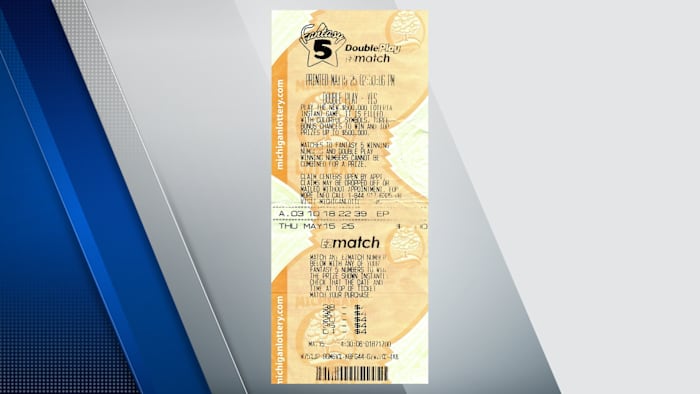 Oakland County student cashes $110,000 lottery ticket on same day as graduation