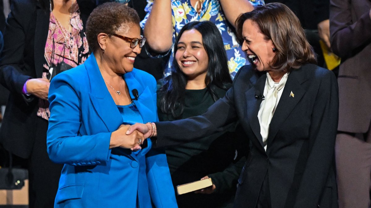 Kamala Harris endorses Karen Bass for LA mayor – NBC Los Angeles