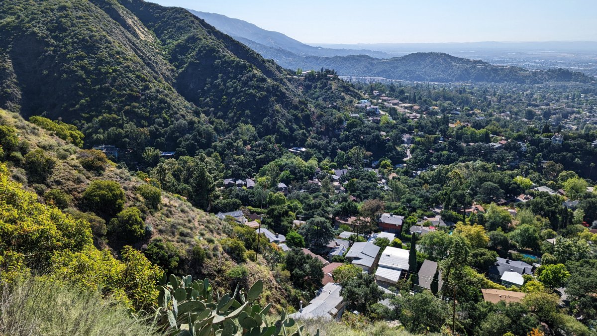 Hiker dies on Mt. Wilson Trail in Sierra Madre, rescue team says – NBC Los Angeles