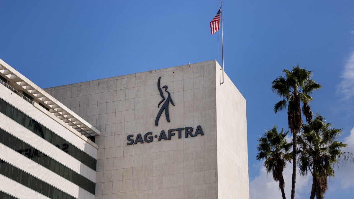 SAG-AFTRA reaches tentative deal with major studios – NBC Los Angeles