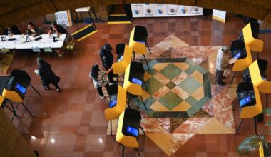 Hundreds of vote centers are open in LA County. Find one near you – NBC Los Angeles