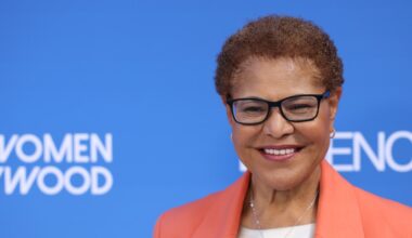 Hollywood Crew Unions Endorse Karen Bass for L.A. Mayor