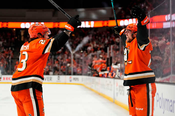 Carlsson, Terry lead Ducks to 5-2 win in Game 6, eliminating the 2-time conference champ Oilers