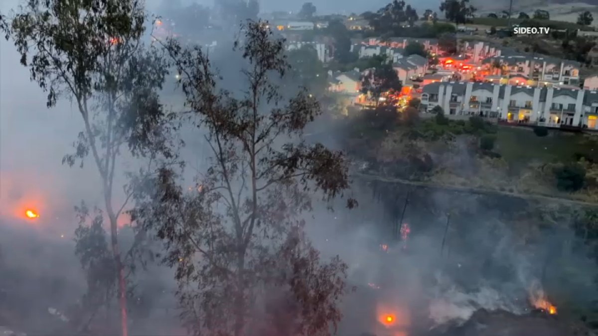 One person detained after brush fire causes temporary evacuations in Spring Valley – NBC 7 San Diego