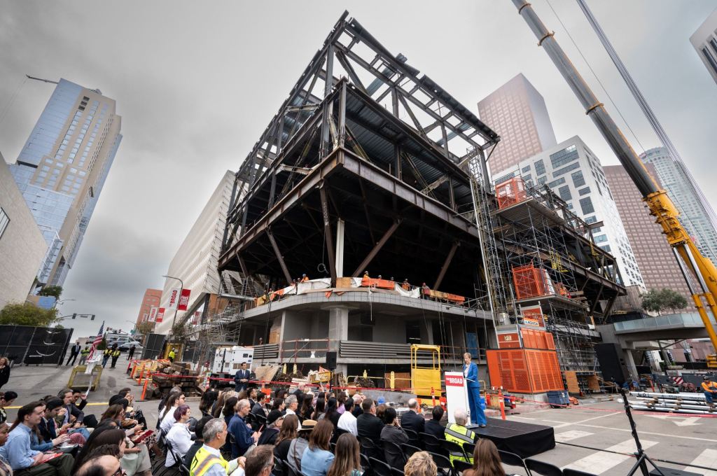 The Broad Museum places final steel beam on expansion – Daily News