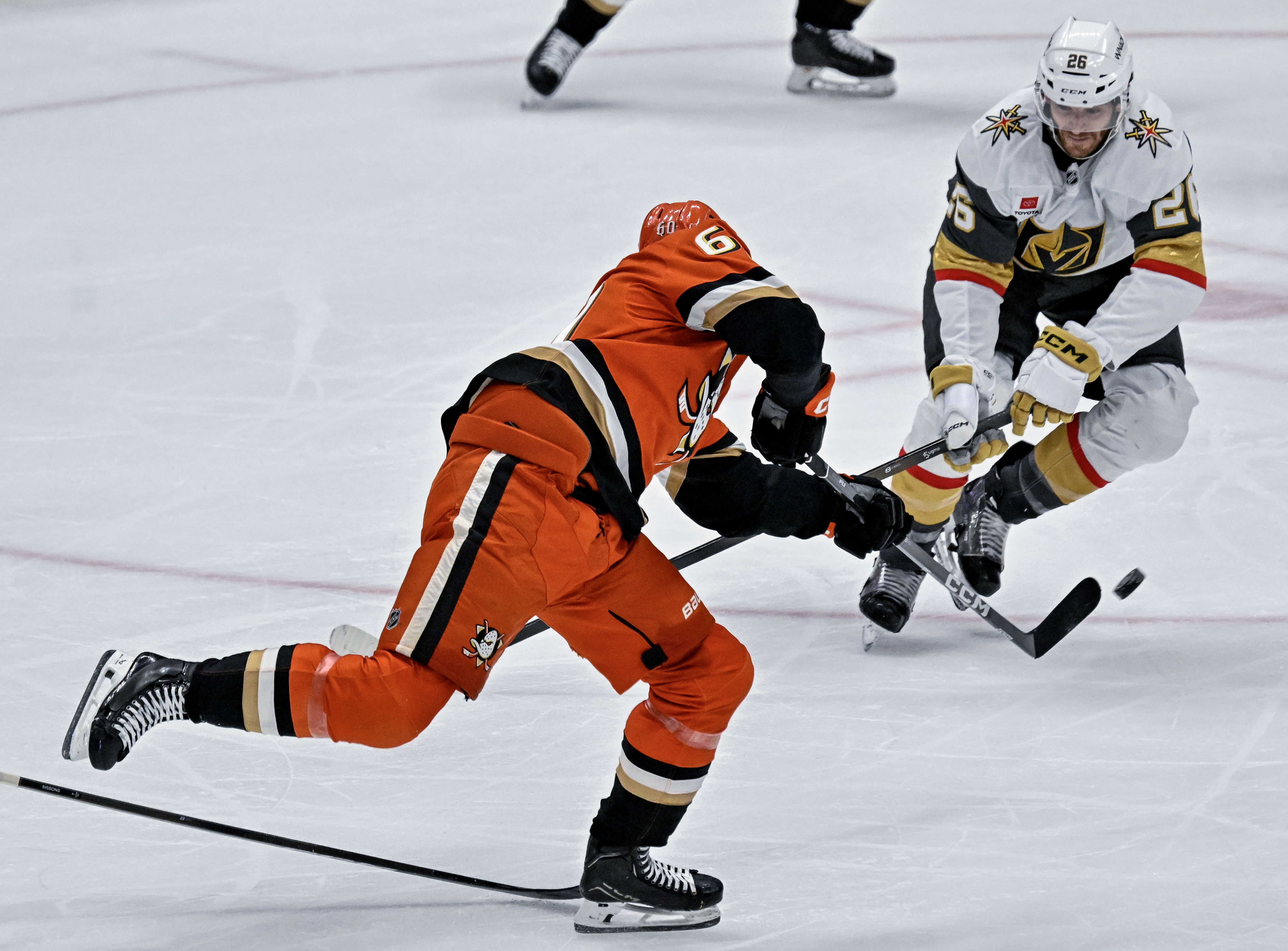 The Ducksâ Tyson Hinds (60) takes a shot on goal...