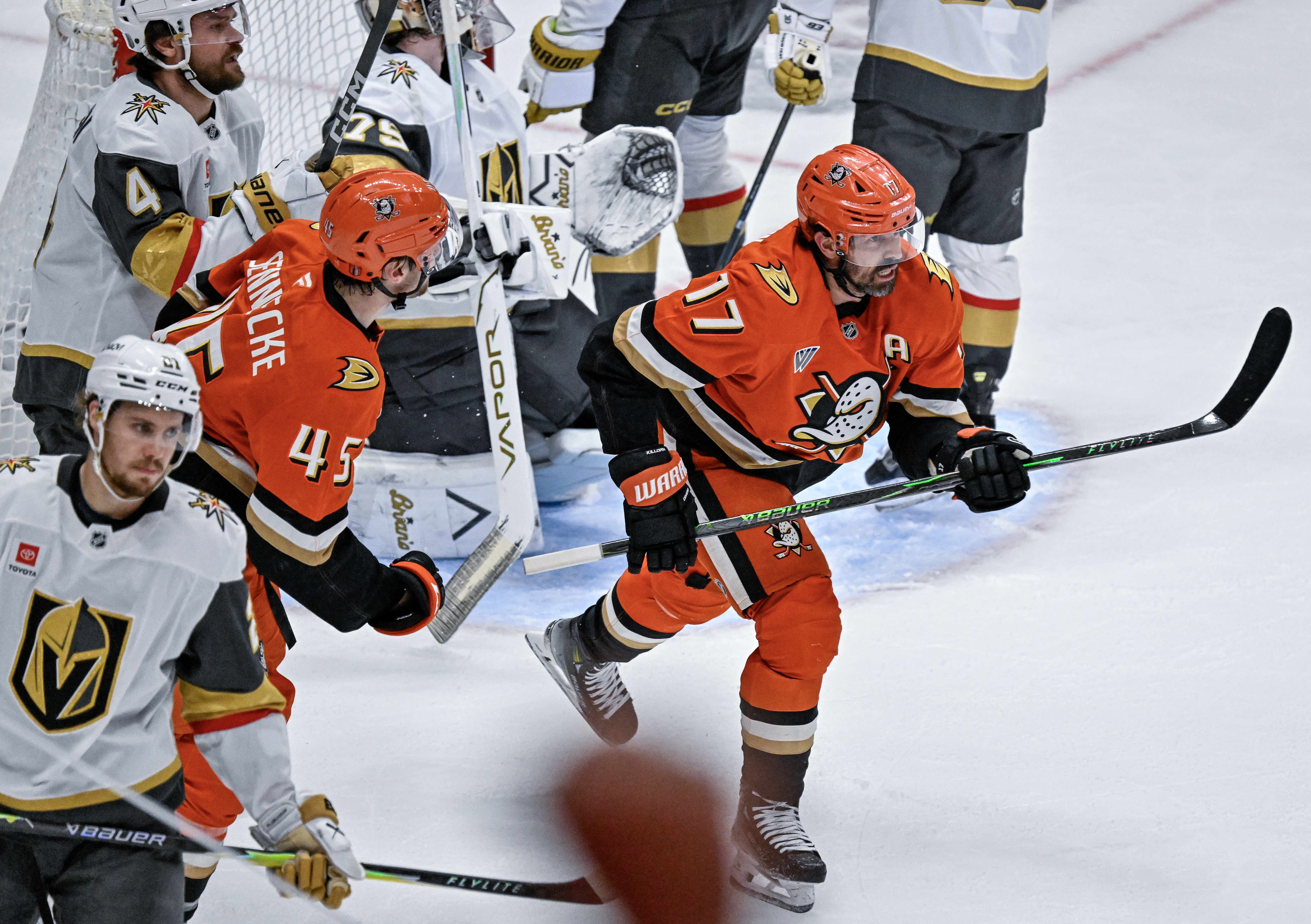 The Ducksâ Alex Killorn (17) celebrates after scoring a goal...