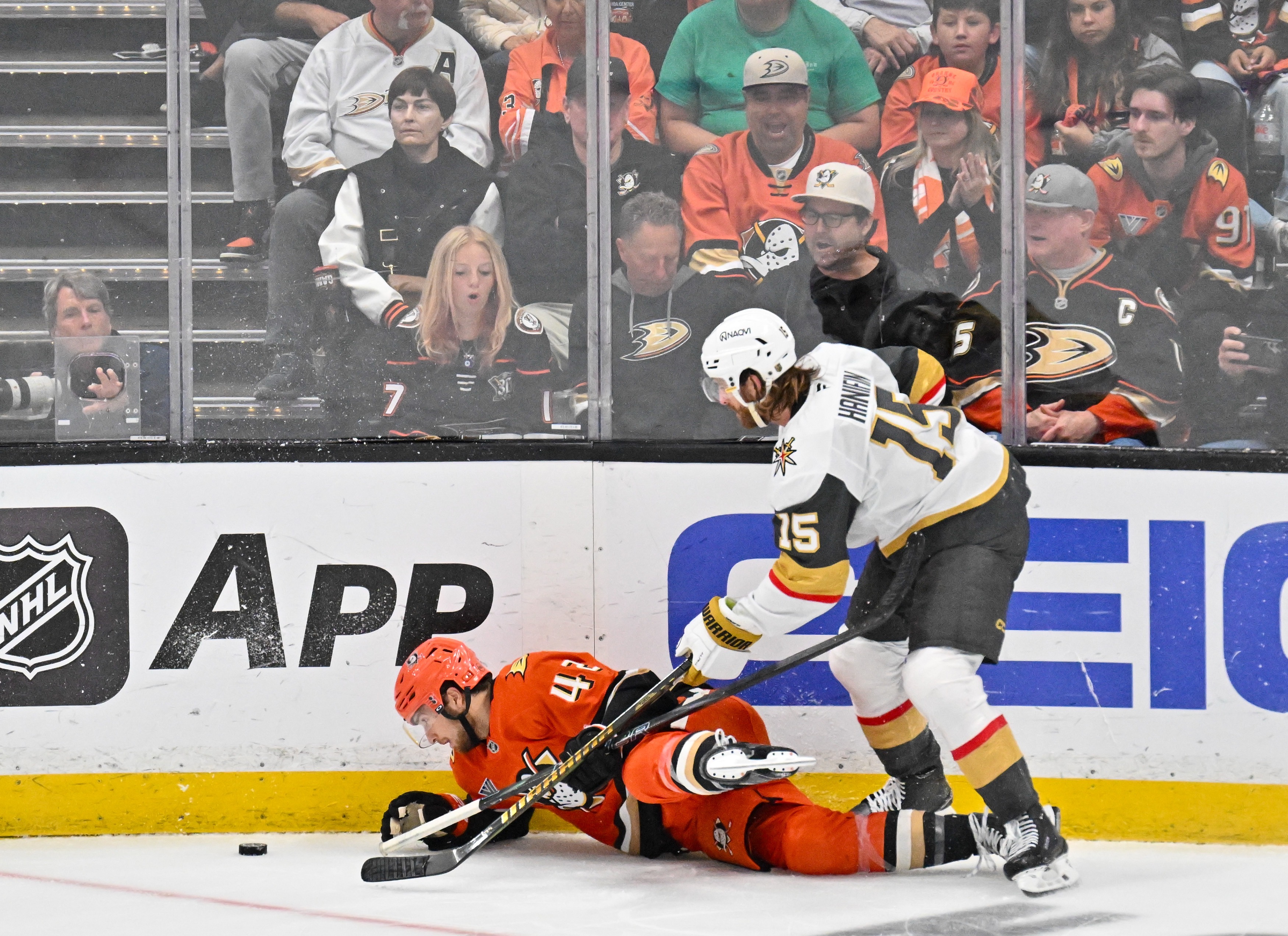The Ducksâ Tim Washe (42) and Vegas Golden Knightsâ Noah...