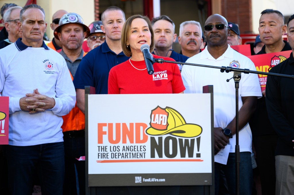 Los Angeles firefighters deliver signatures for an LAFD tax measure on the November ballot – Daily News