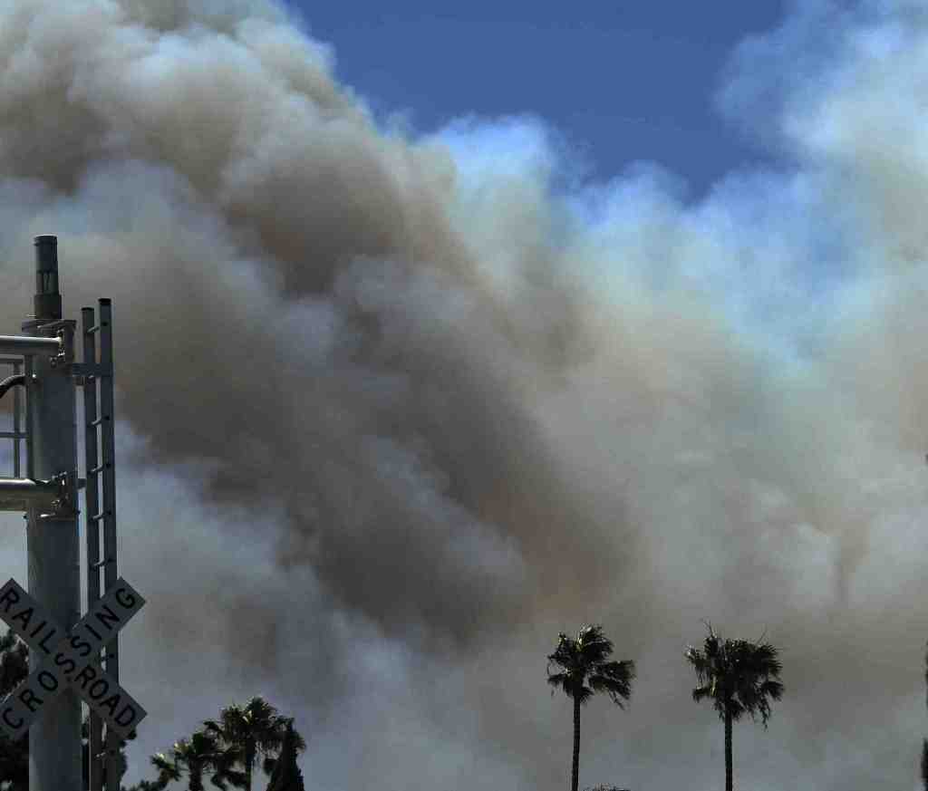 Smoke from several wildfires prompts air quality advisory across Southern California – Daily News