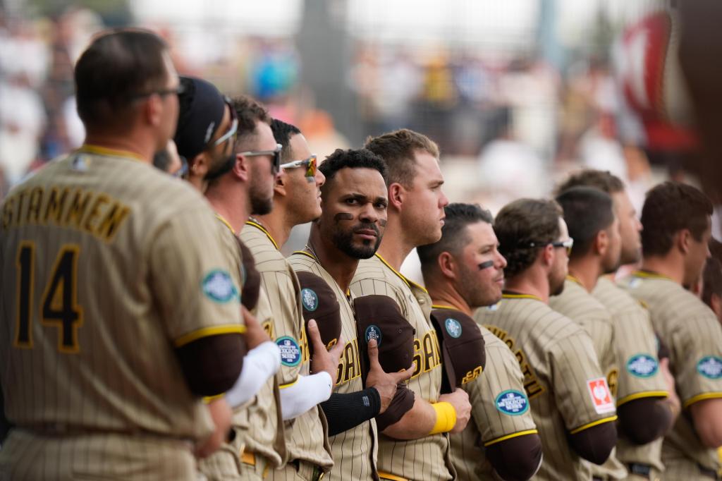 San Diego Padres announce agreement to sell team to investor group led by Kwanza Jones and José E. Feliciano – Chicago Tribune