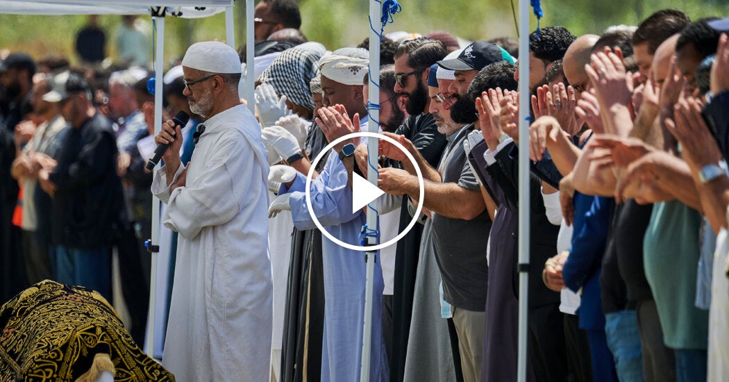 Thousands Attend Prayer Service for San Diego Mosque Attack Victims