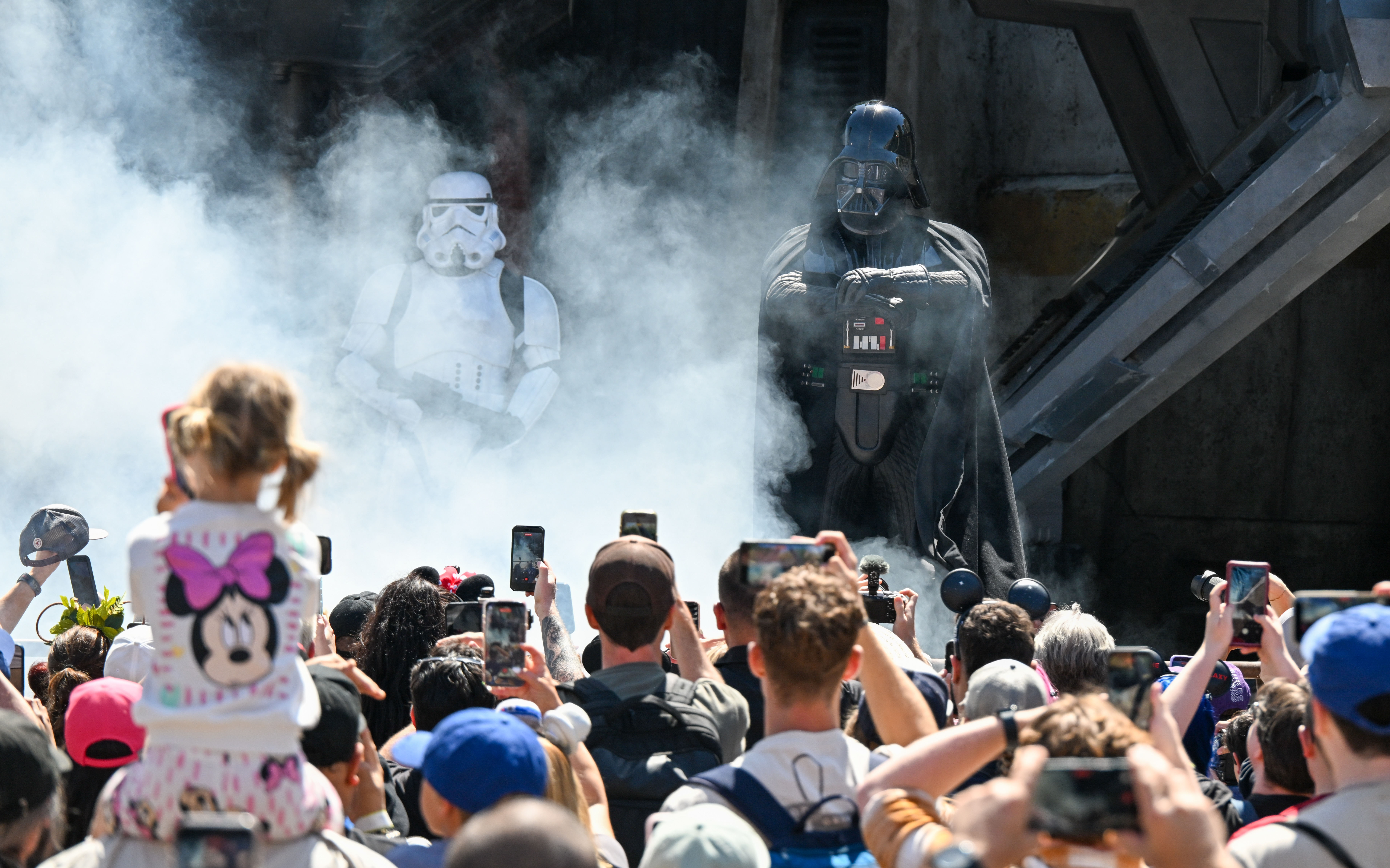 Darth Vader appears at Star Wars: Galaxyâs Edge inside Disneyland...