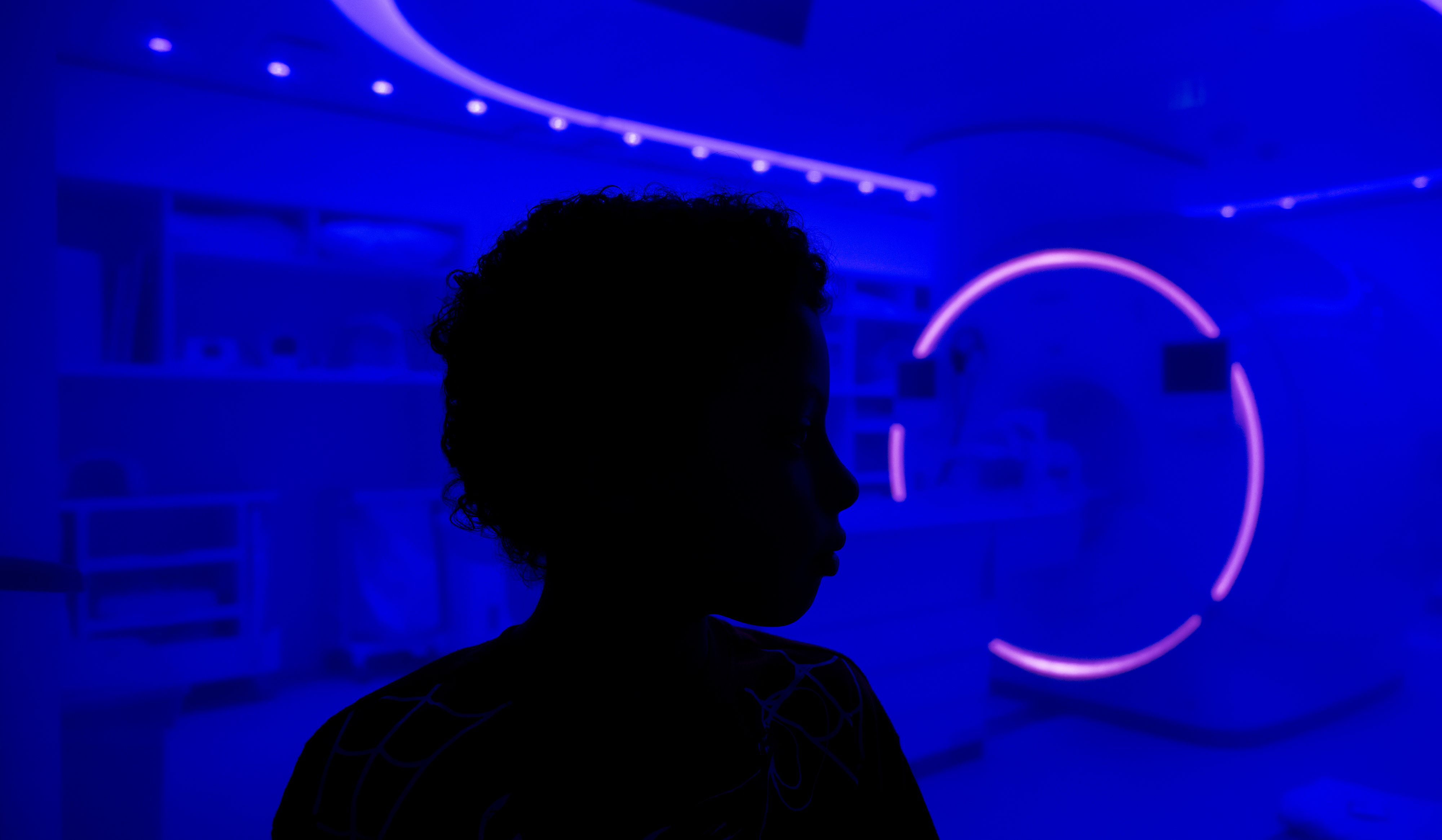 Eight-year-old Jordan Mosley recently received an âAmbient Experience” MRI scan...