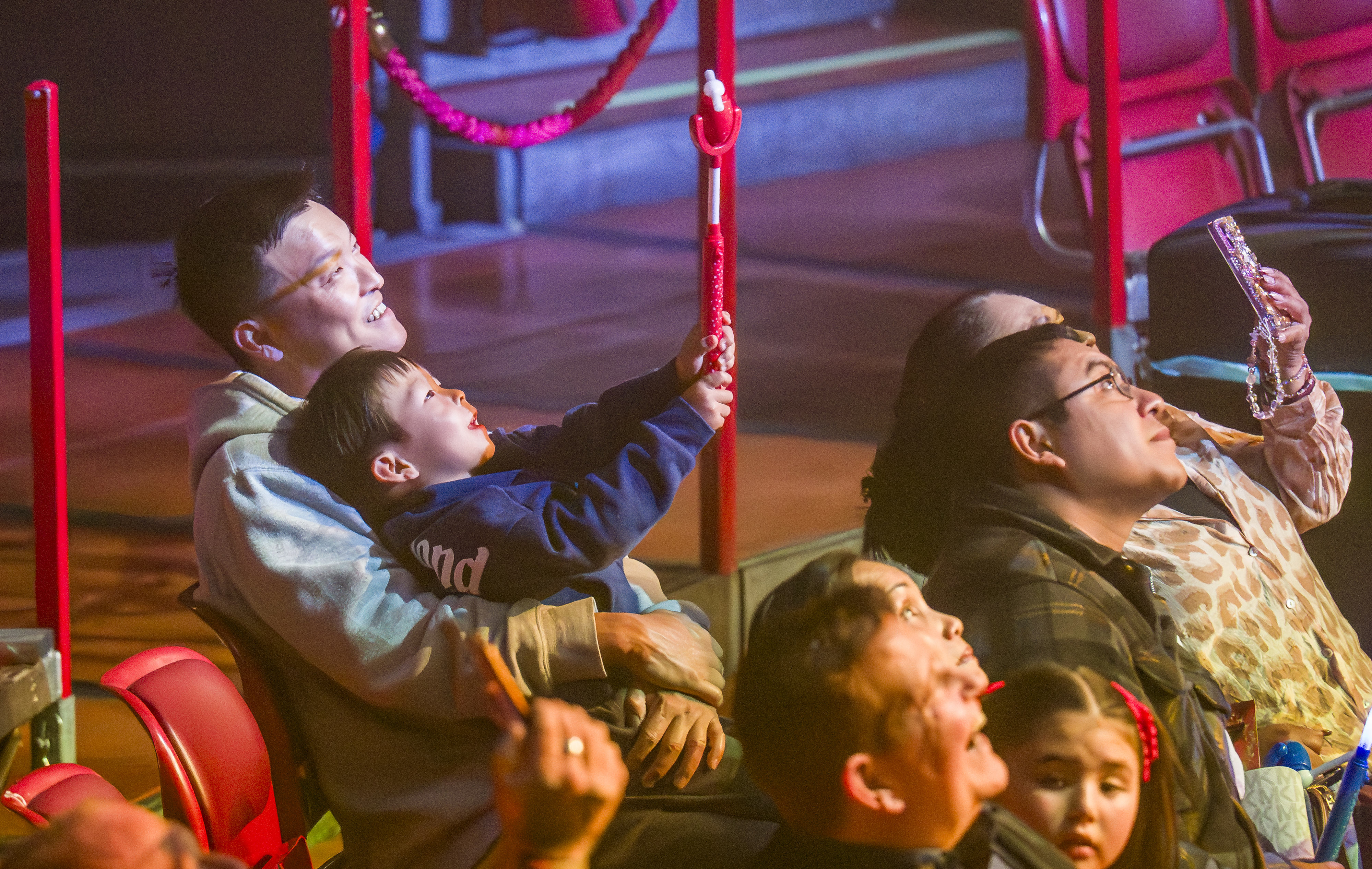 Children and their parents enjoy Circus Vargasâ 2026 show, “Masqueradeâ...