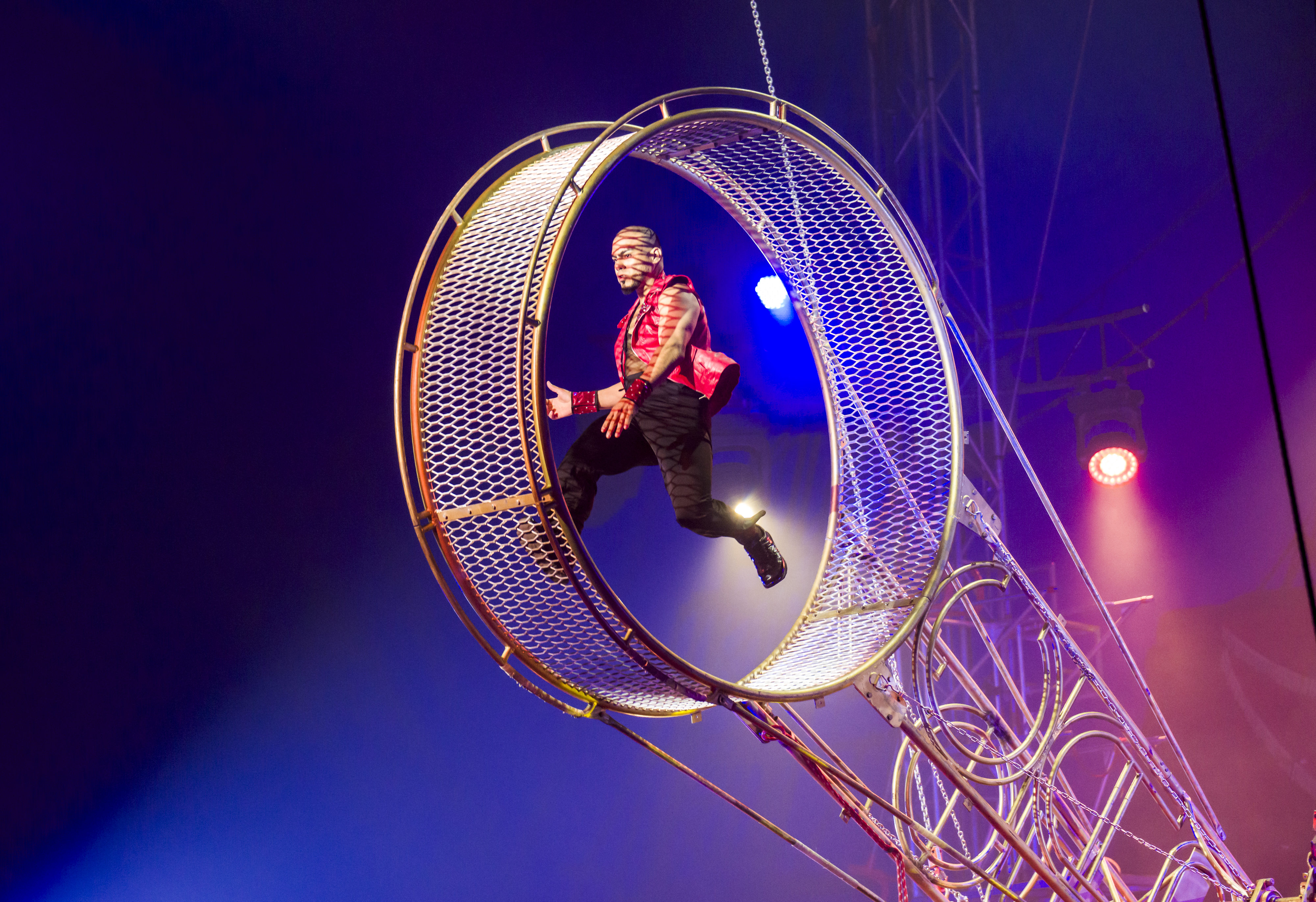 Acrobat Charlis Benitez performs on the âWheel of Deathâ during...