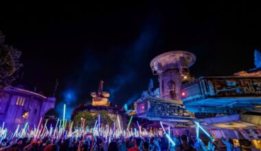 Disneyland offers $250 build-your-own lightsaber experience for free — with one big catch – Orange County Register