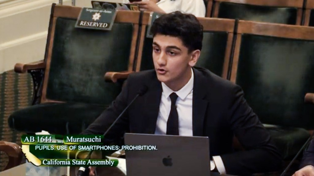 OC teen asks California lawmakers to ban smartphones in schools – Orange County Register