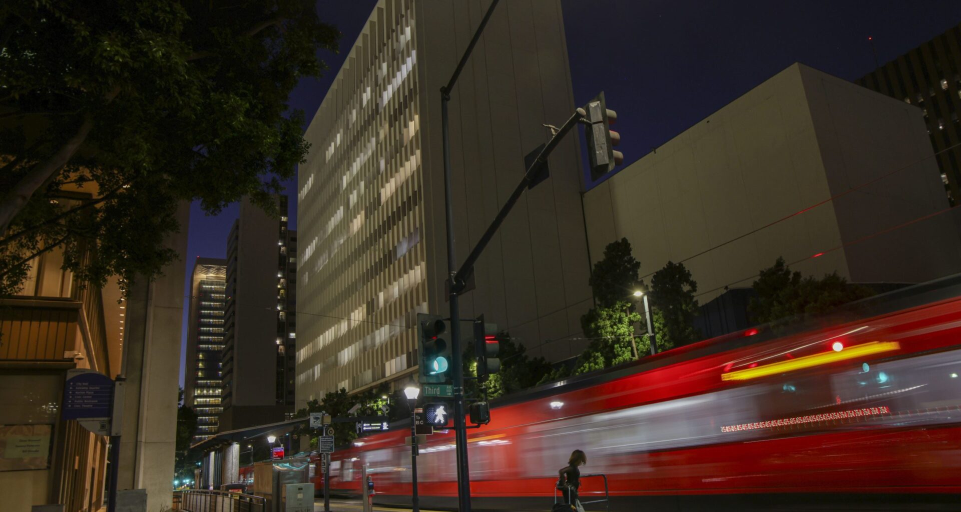 San Diego city labor pact gives workers 10% pay bump