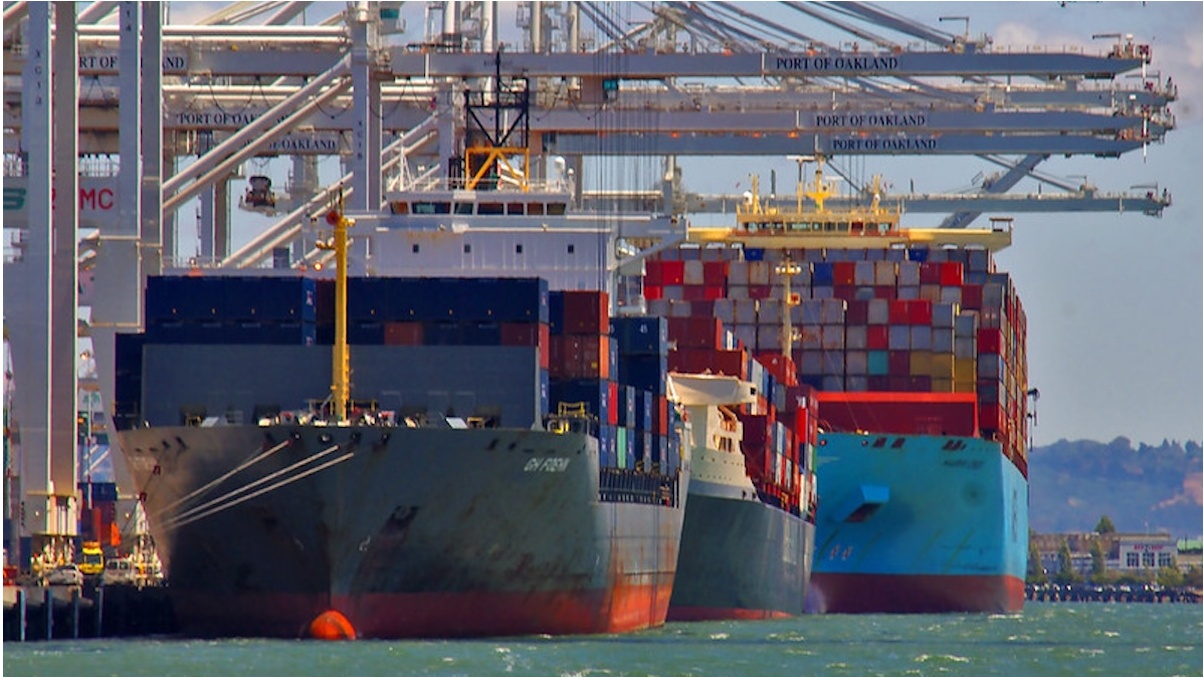 Oakland exports lead imports in April