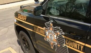 1 killed, 1 badly hurt in Oakland County after crash