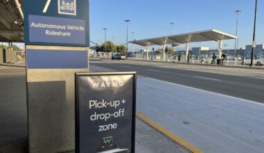 San Jose passenger claims a Waymo drove off with his luggage at the airport – NBC Bay Area