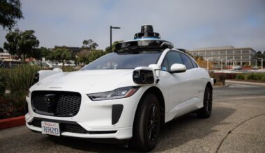 Waymo expands driverless service deeper into South Bay as East Bay plans remain in limbo
