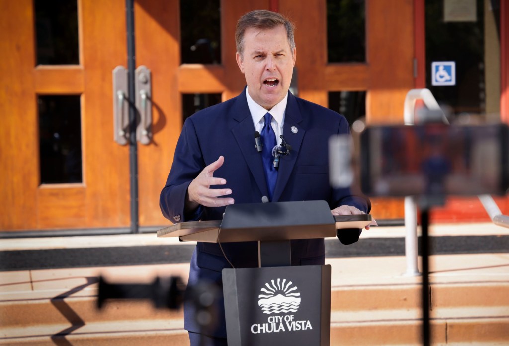 One mayor goes AWOL on immigration law, another takes clear stand – San Diego Union-Tribune