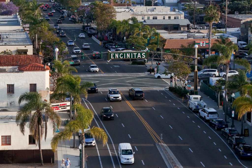 Encinitas may upgrade popular Cardiff sunset viewing spot – San Diego Union-Tribune
