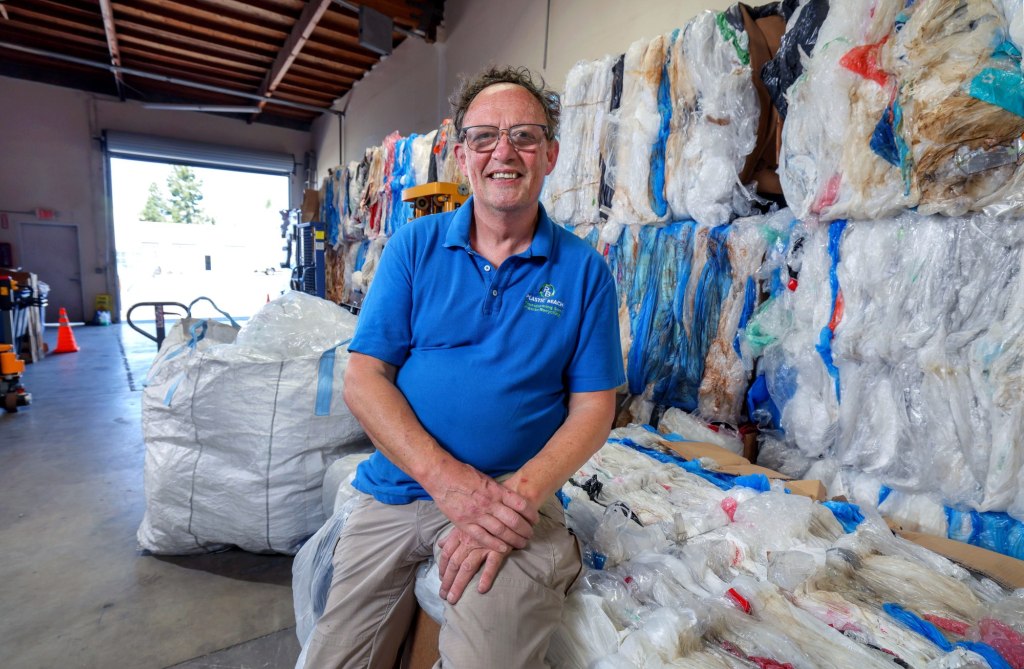 He saw so much single-use, soft plastic lying around, this nonprofit founder wanted to clean it up – San Diego Union-Tribune